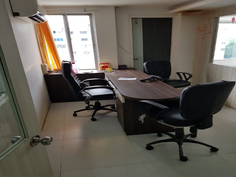  1250 Sq.ft. Office Space for Sale in Alkapuri, Vadodara