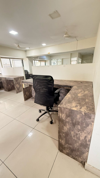  1200 Sq.ft. Office Space for Rent in Fatehgunj, Vadodara