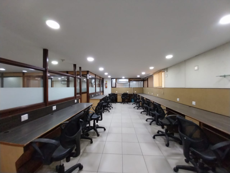  3900 Sq.ft. Office Space for Rent in Alkapuri, Vadodara