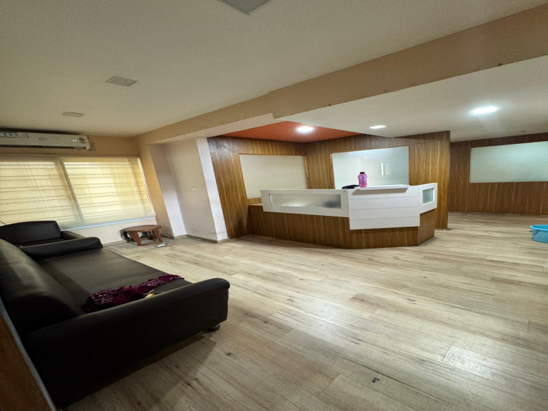  2500 Sq.ft. Business Center for Rent in Alkapuri, Vadodara