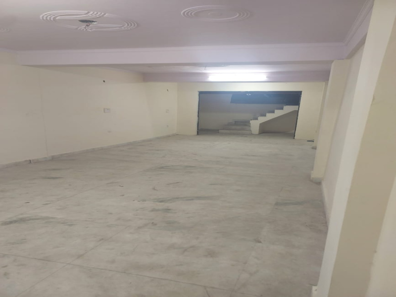  Warehouse 77 Sq. Yards for Rent in Regar Pura, Karol Bagh, Delhi