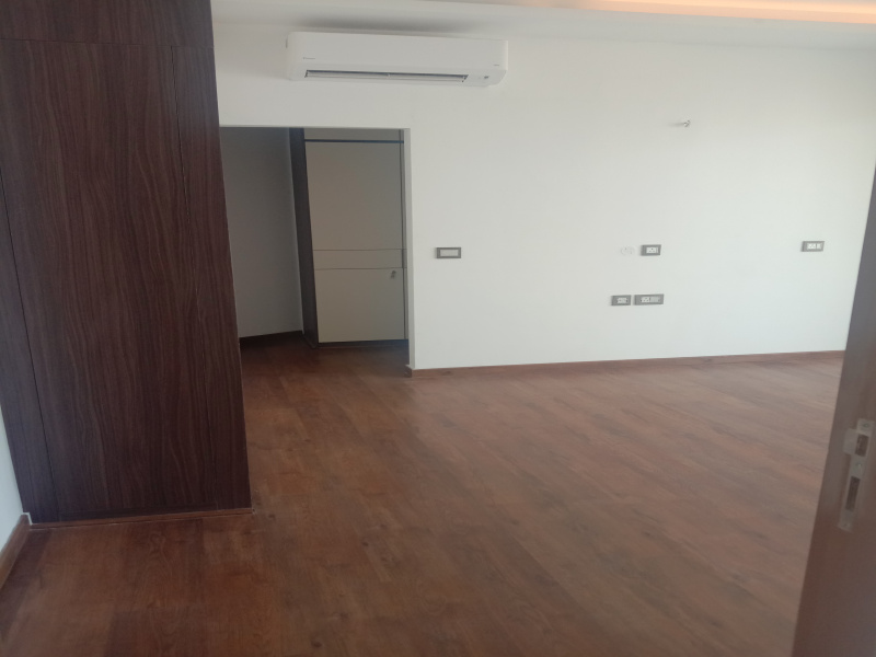 4 BHK 2500 Sq.ft. Builder Floor for Rent in DLF Phase II, Gurgaon