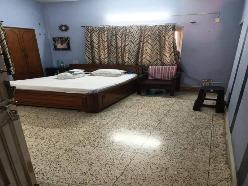 4 BHK 1800 Sq.ft. House for Sale in C. R. Avenue, Kolkata