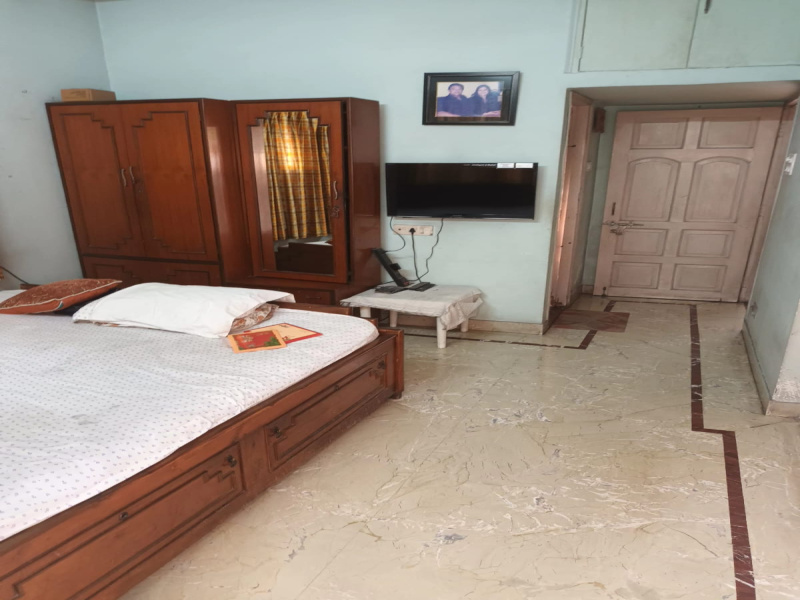 4 BHK 1800 Sq.ft. House for Sale in C. R. Avenue, Kolkata