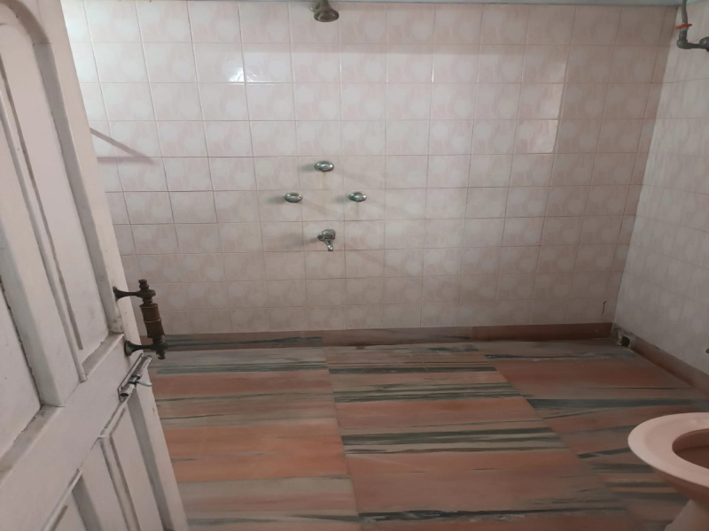 4 BHK 1800 Sq.ft. House for Sale in C. R. Avenue, Kolkata