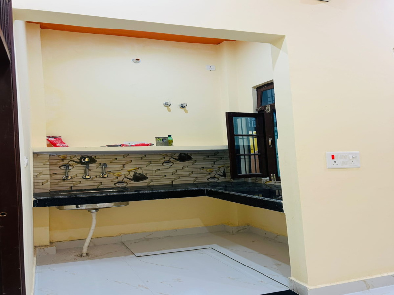 2 BHK 1000 Sq.ft. House for Sale in Mohan Road, Lucknow