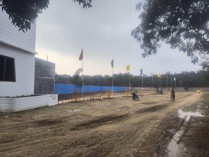  1000 Sq.ft. Commercial Land for Sale in Mohan Road, Lucknow