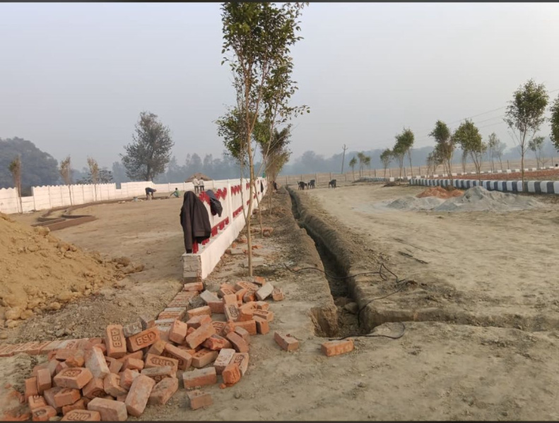  1000 Sq.ft. Commercial Land for Sale in Mohan Road, Lucknow