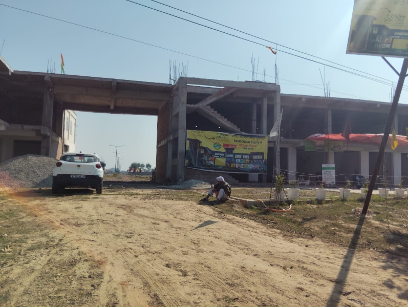  525 Sq.ft. Commercial Shop for Sale in Naujhil, Mathura