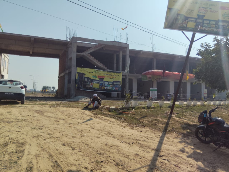  525 Sq.ft. Commercial Shop for Sale in Naujhil, Mathura