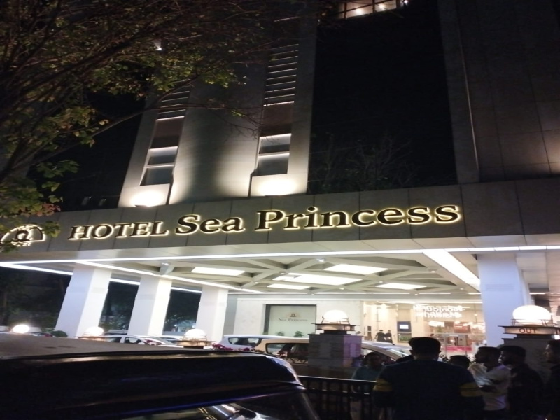  Hotels 87500 Sq.ft. for Sale in Juhu, Mumbai