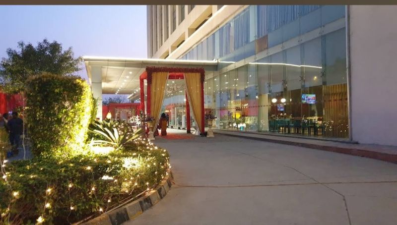  Hotels 100000 Sq. Meter for Sale in NH 8, Gurgaon