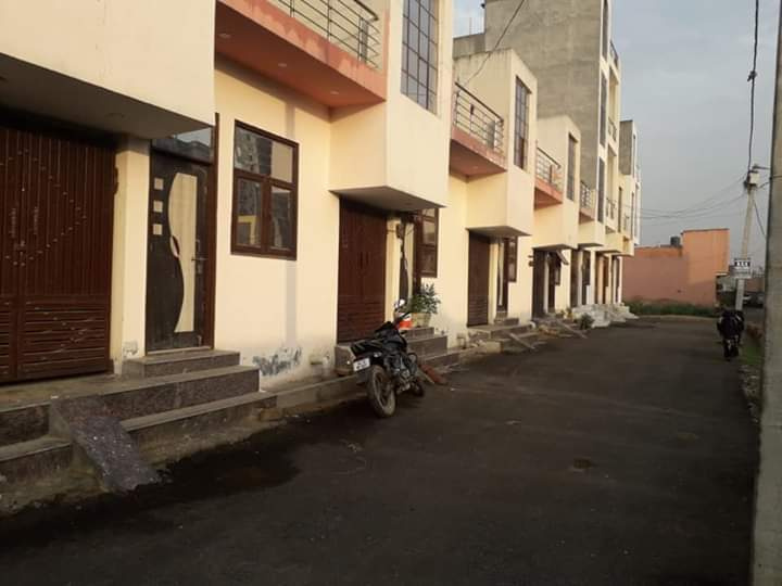 1 BHK House & Villa 310 Sq.ft. for Sale in Lal Kuan, Ghaziabad