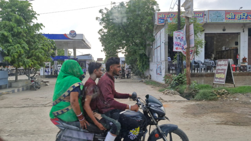  Residential Plot 900 Sq.ft. for Sale in Noida-Greater Noida Expressway