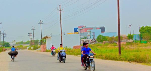  990 Sq.ft. Residential Plot for Sale in Lal Kuan, Ghaziabad