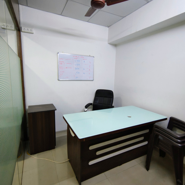  Office Space 740 Sq.ft. for Rent in Vesu, Surat