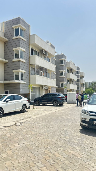 2 BHK Builder Floor 1204 Sq.ft. for Sale in Wave City Sector 5, Ghaziabad
