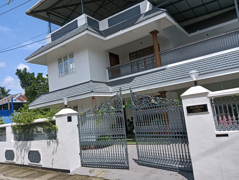 4 BHK House 4000 Sq.ft. for Sale in Edappally, Ernakulam