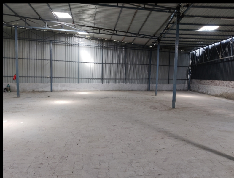  Warehouse 2700 Sq.ft. for Rent in Chattarpur, Delhi