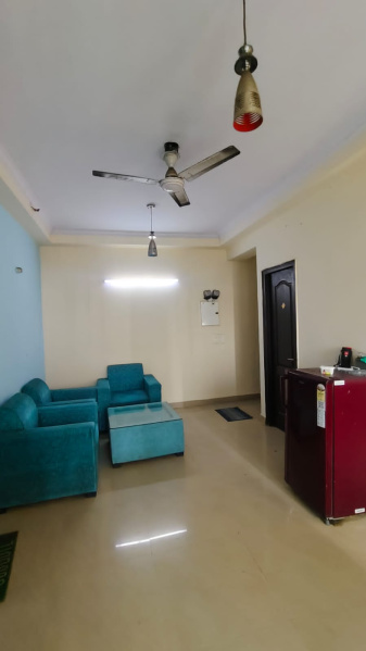 2 BHK Apartment 1000 Sq.ft. for Rent in Sector 76 Noida