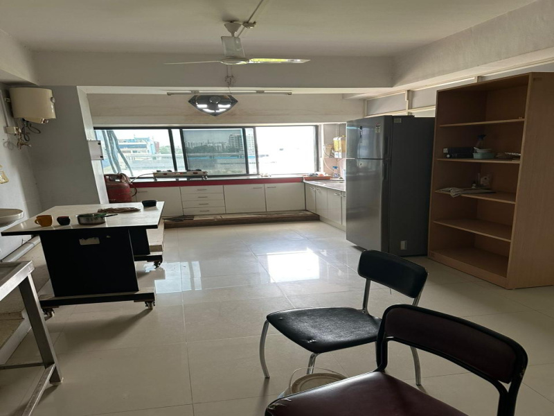  Office Space 12000 Sq.ft. for Rent in Chhani, Vadodara