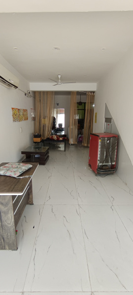  Showroom 100 Sq.ft. for Sale in Haibatpur Road, Dera Bassi