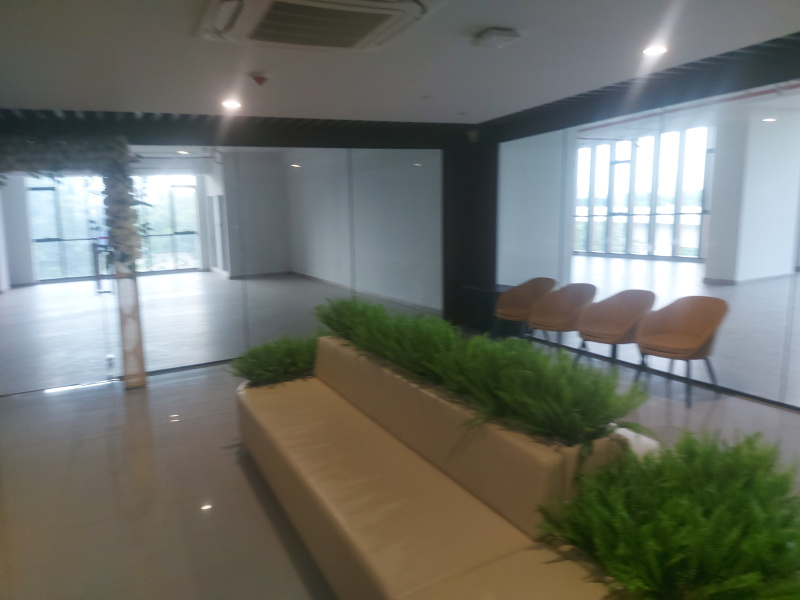  Office Space 1700 Sq.ft. for Sale in Shivaji Nagar, Pune