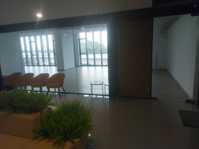  Office Space 1700 Sq.ft. for Sale in Shivaji Nagar, Pune