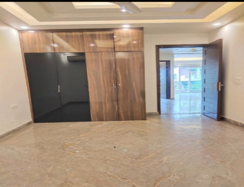 3 BHK Builder Floor 300 Sq. Meter for Rent in Sector 50 Noida