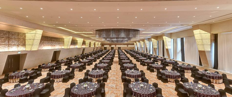  Hotels 125000 Sq.ft. for Sale in Santacruz, Mumbai