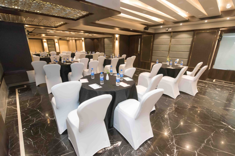  Hotels 26600 Sq.ft. for Sale in Andheri East, Mumbai