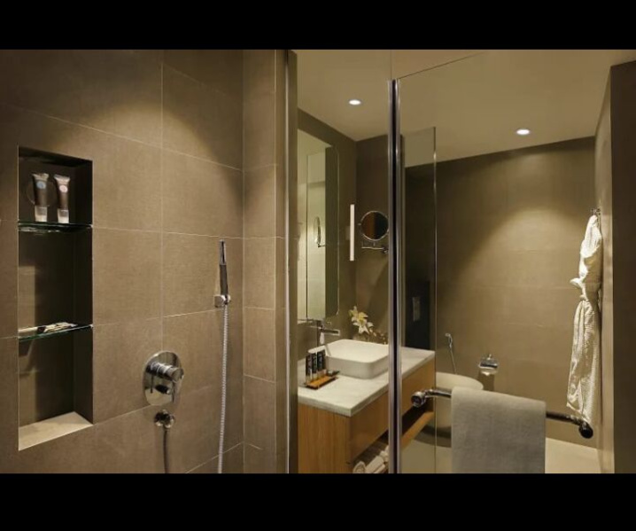  Hotels 88000 Sq.ft. for Sale in Juhu, Mumbai