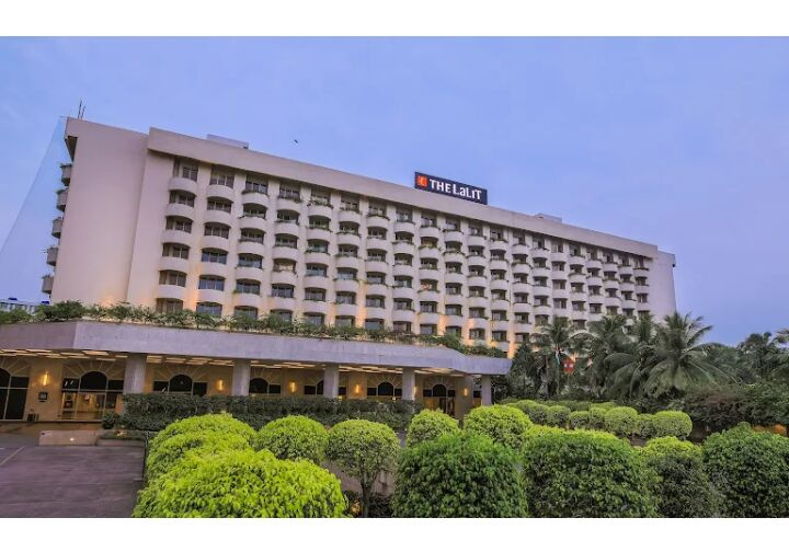  Hotels 88000 Sq.ft. for Sale in Andheri East, Mumbai