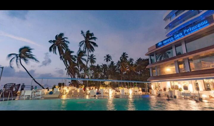  Hotels 87000 Sq.ft. for Sale in Juhu, Mumbai