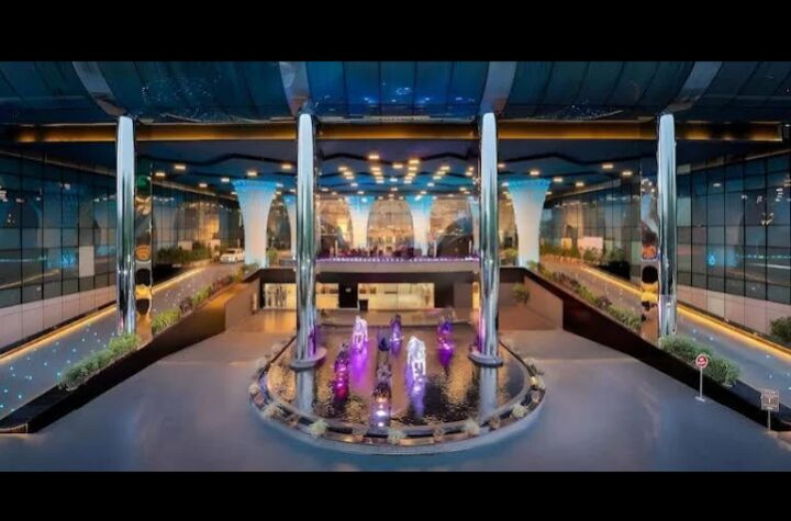  Hotels 400000 Sq.ft. for Sale in Vile Parle, Mumbai