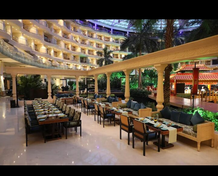  Hotels 500000 Sq.ft. for Sale in Vile Parle, Mumbai
