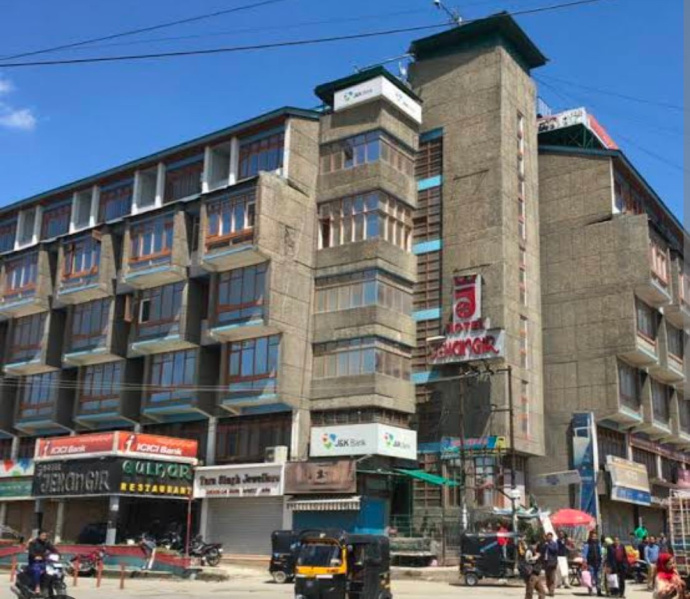  Hotels 6000 Sq.ft. for Rent in Rambagh, Srinagar