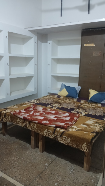  3200 Sq.ft. Guest House for Rent in Bankebihari Colony, Vrindavan