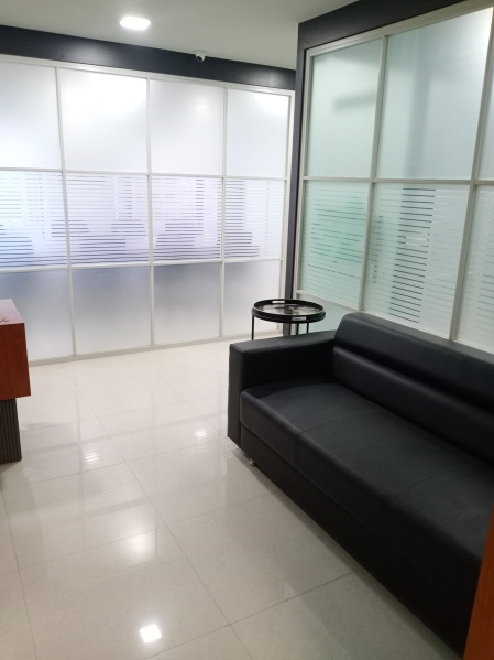  Office Space 1238 Sq.ft. for Rent in Thaltej, Ahmedabad