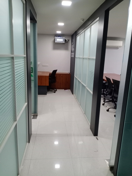  Office Space 1238 Sq.ft. for Rent in Thaltej, Ahmedabad