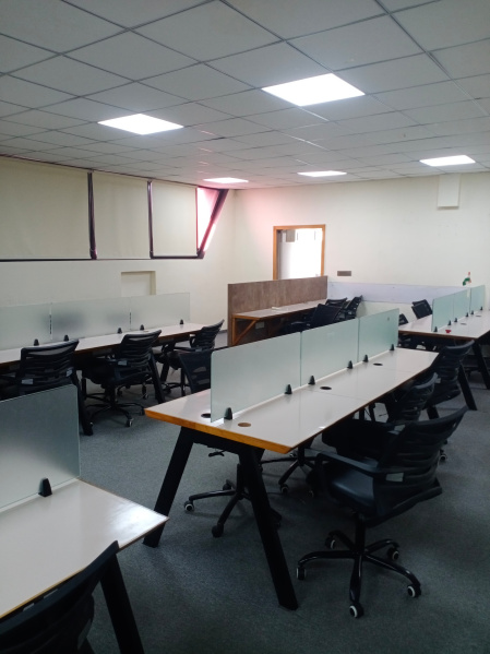  Office Space 3350 Sq.ft. for Rent in S G Highway, Ahmedabad