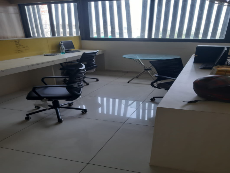  Office Space 1930 Sq.ft. for Rent in Thaltej, Ahmedabad