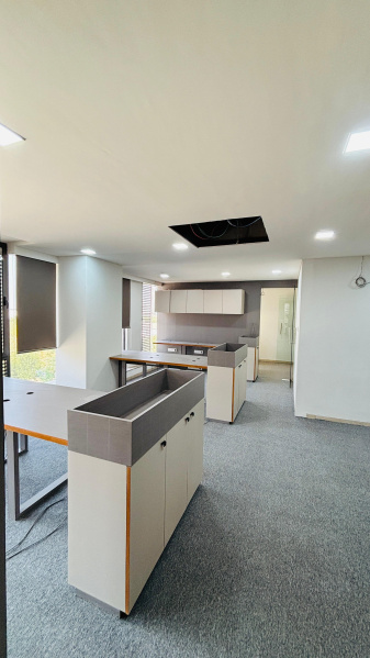  Office Space 1724 Sq.ft. for Rent in Ambli, Ahmedabad