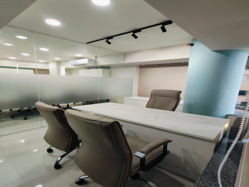  Office Space 700 Sq.ft. for Rent in Thaltej, Ahmedabad