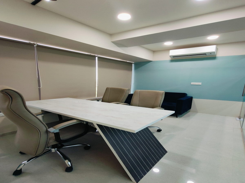  Office Space 700 Sq.ft. for Rent in Thaltej, Ahmedabad