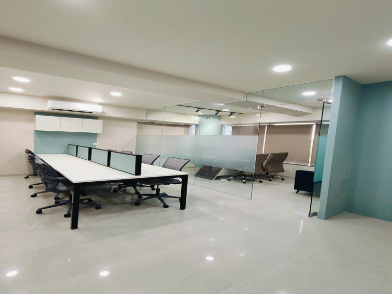  Office Space 700 Sq.ft. for Rent in Thaltej, Ahmedabad