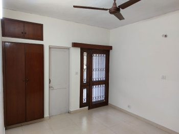 3.5 BHK Flat for Sale in Sector B Vasant Kunj, Delhi