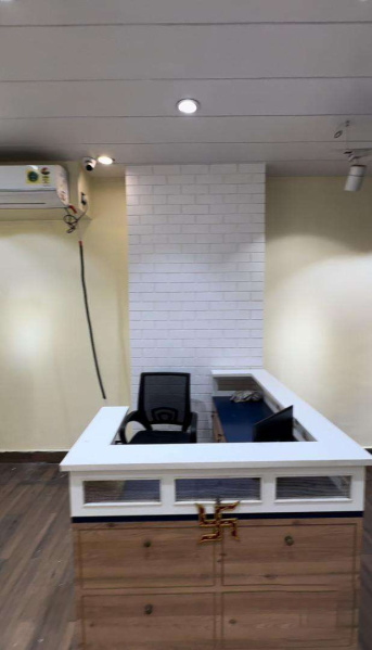  Commercial Shop 500 Sq.ft. for Rent in Siwan Road