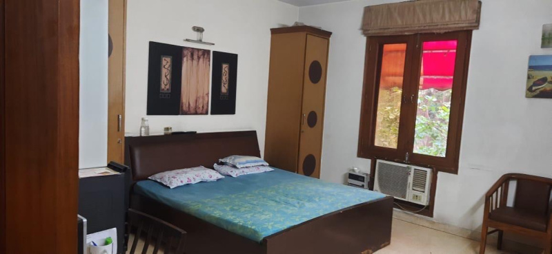 4 BHK Builder Floor 329 Sq. Yards for Sale in Block K Kailash Colony, Delhi