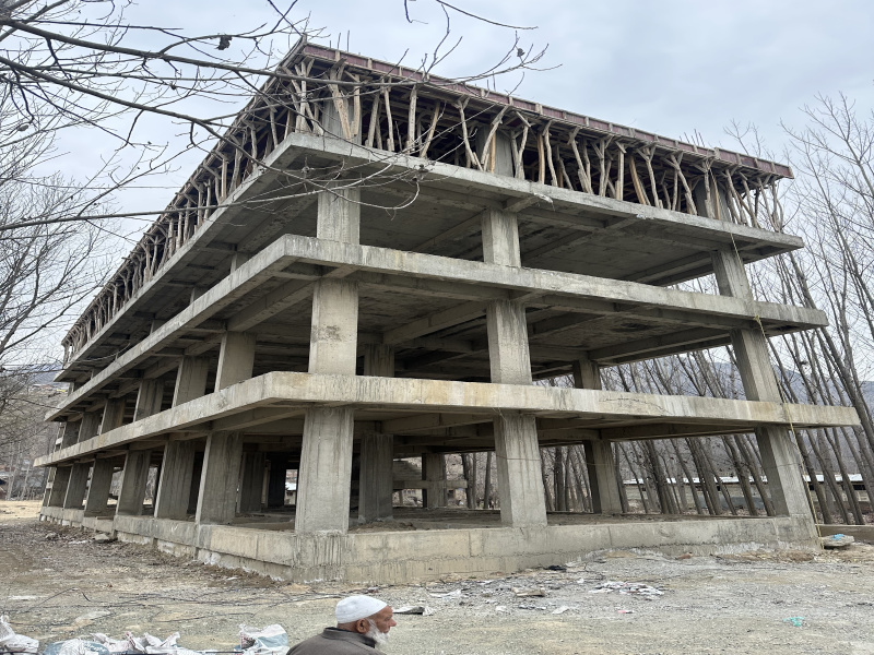  Showroom 16000 Sq.ft. for Rent in Awantipora, Pulwama